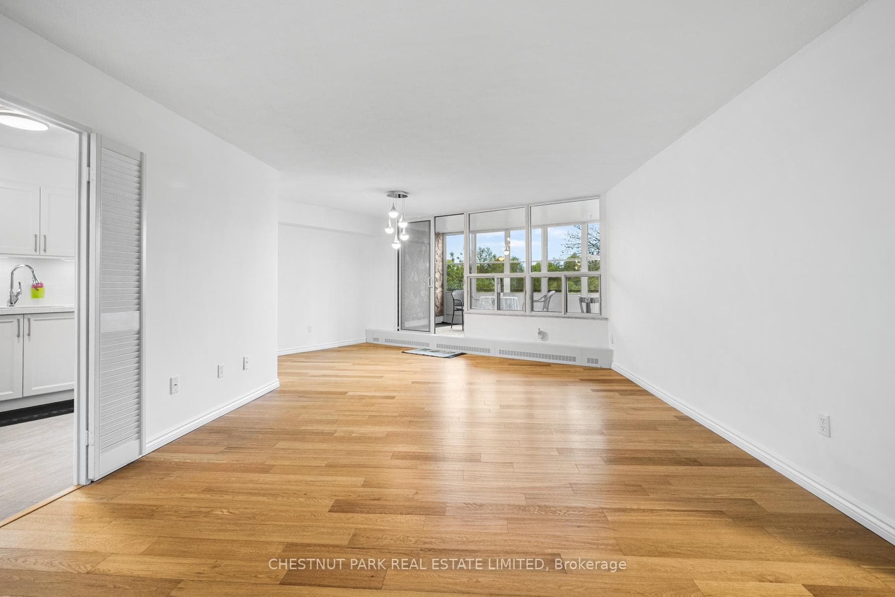 60 Pavane Linkway N/A Unit 206 - Condo photo 7 of 45 in Flemingdon Park / Don Mills, Ontario