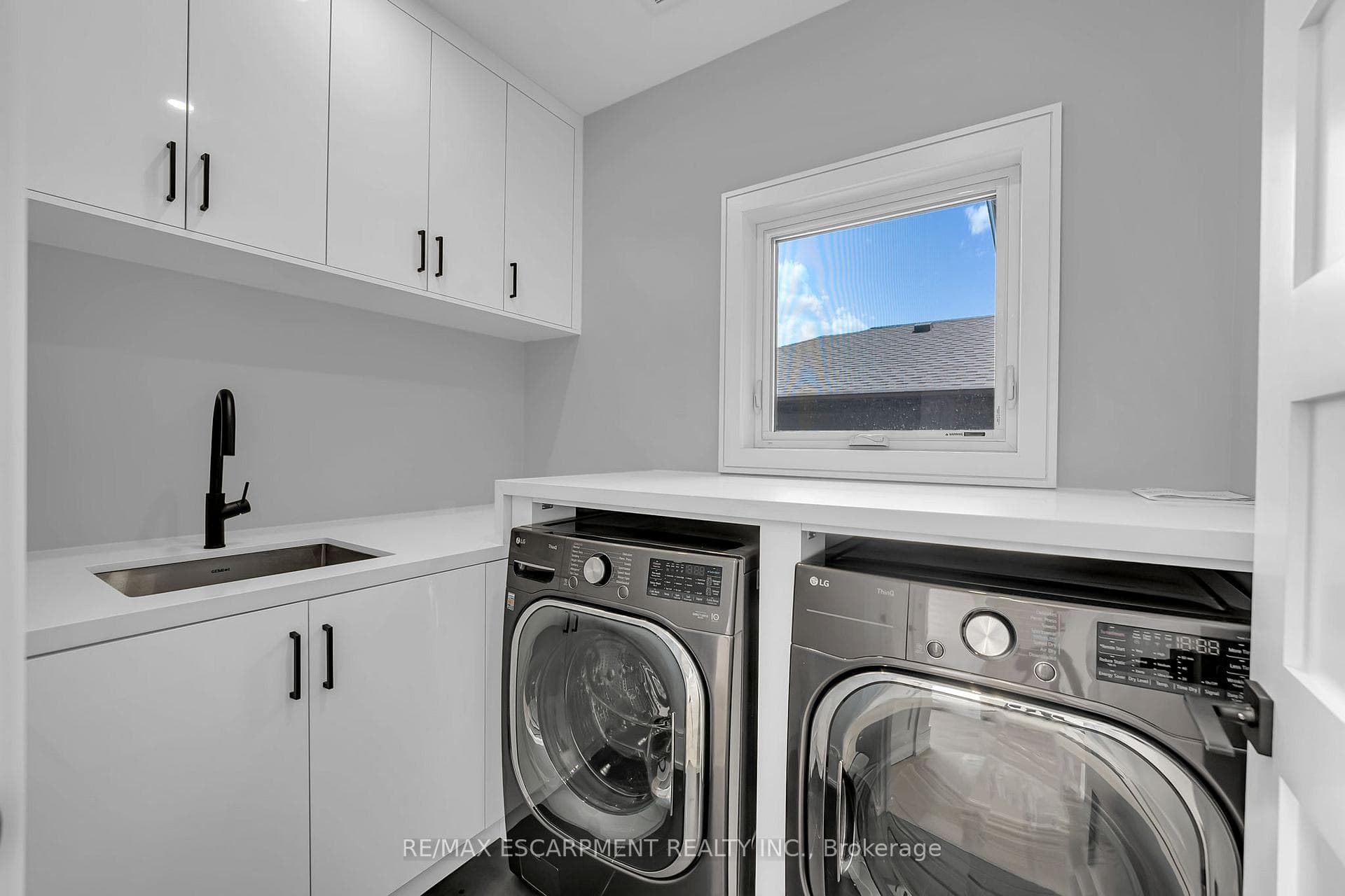 221 Morden Road - Detached photo 38 of 49 in Oakville, Ontario