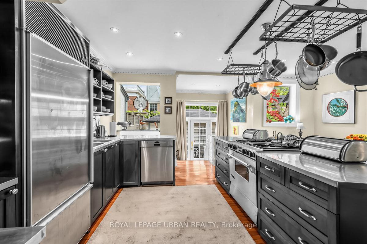 44 Austin Terrace - Semi-Detached photo 15 of 41 in Annex / Yorkville / Summerhill, Ontario