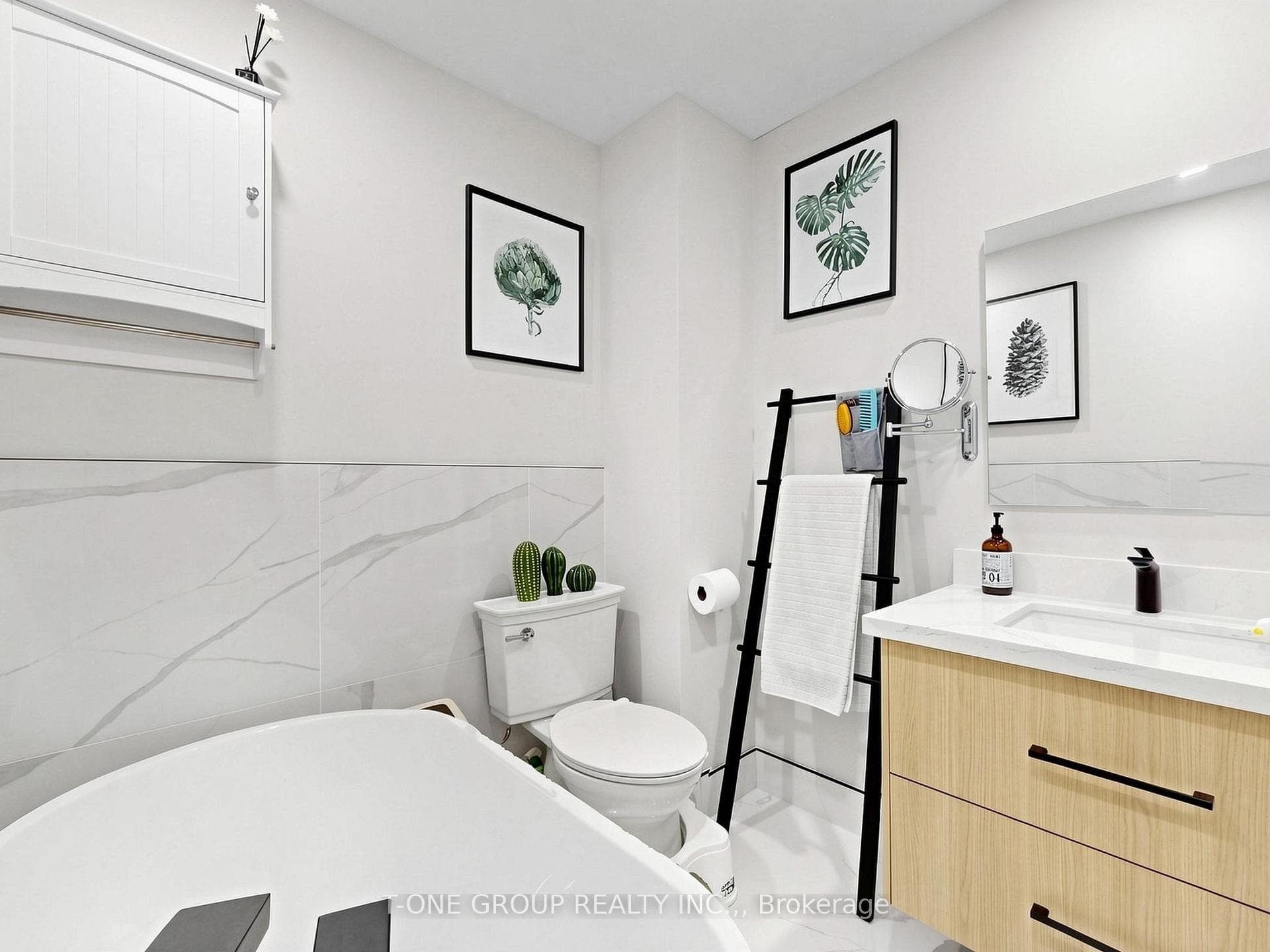 685 Rowley Common - Townhouse photo 18 of 43 in Burlington, Ontario
