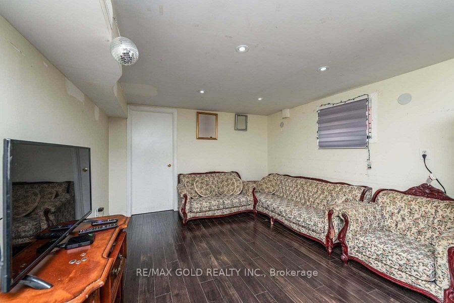 3430 Chipley Crescent - Semi-Detached photo 15 of 17 in Mississauga, Ontario