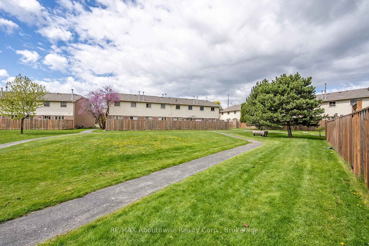 2470 Headon Forest Drive Unit 41 - Condo photo 41 of 42 in Burlington, Ontario