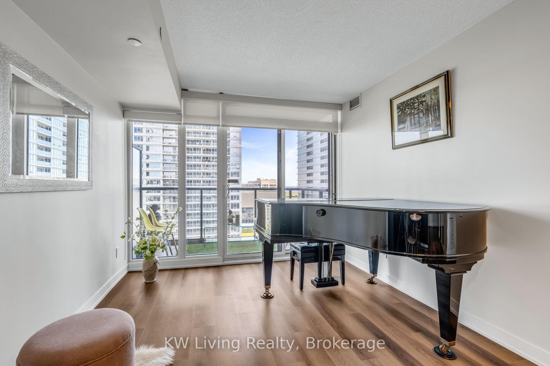 70 Queens Wharf Road Unit 1601 - Condo photo 14 of 37 in Downtown Toronto / Waterfront, Ontario