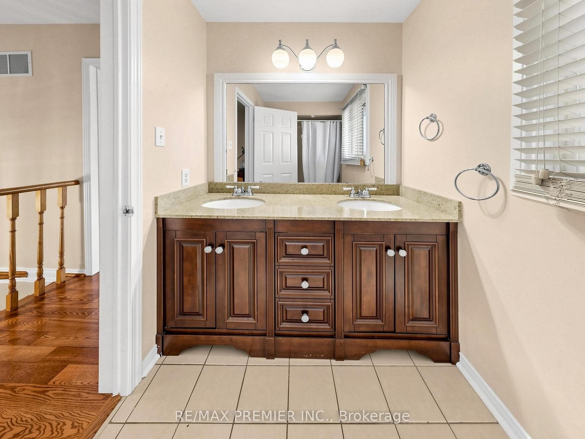 4579 Guildwood Way - Detached photo 26 of 31 in Mississauga, Ontario