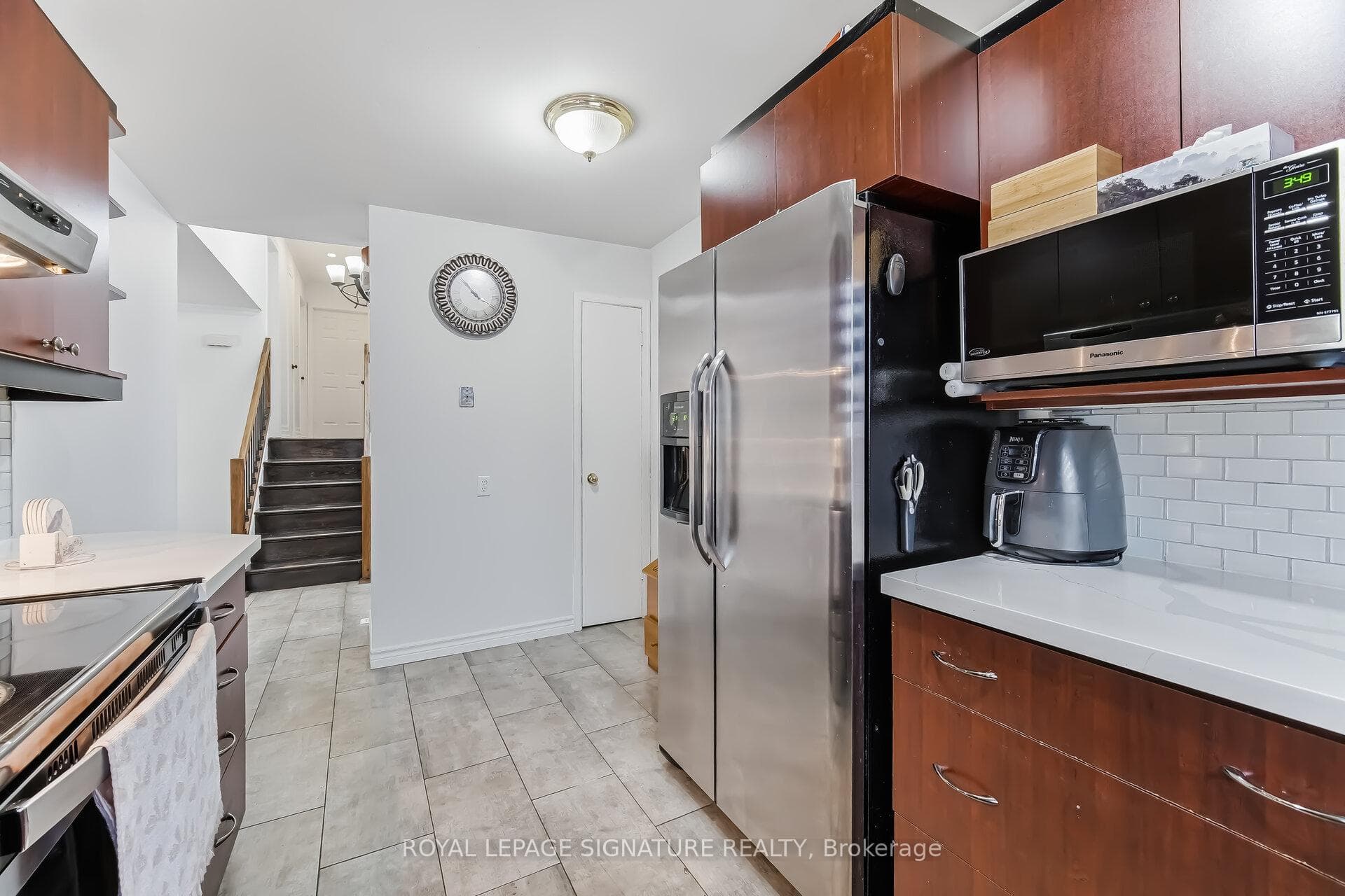 2498 Mainroyal Street - Semi-Detached photo 10 of 50 in Mississauga, Ontario