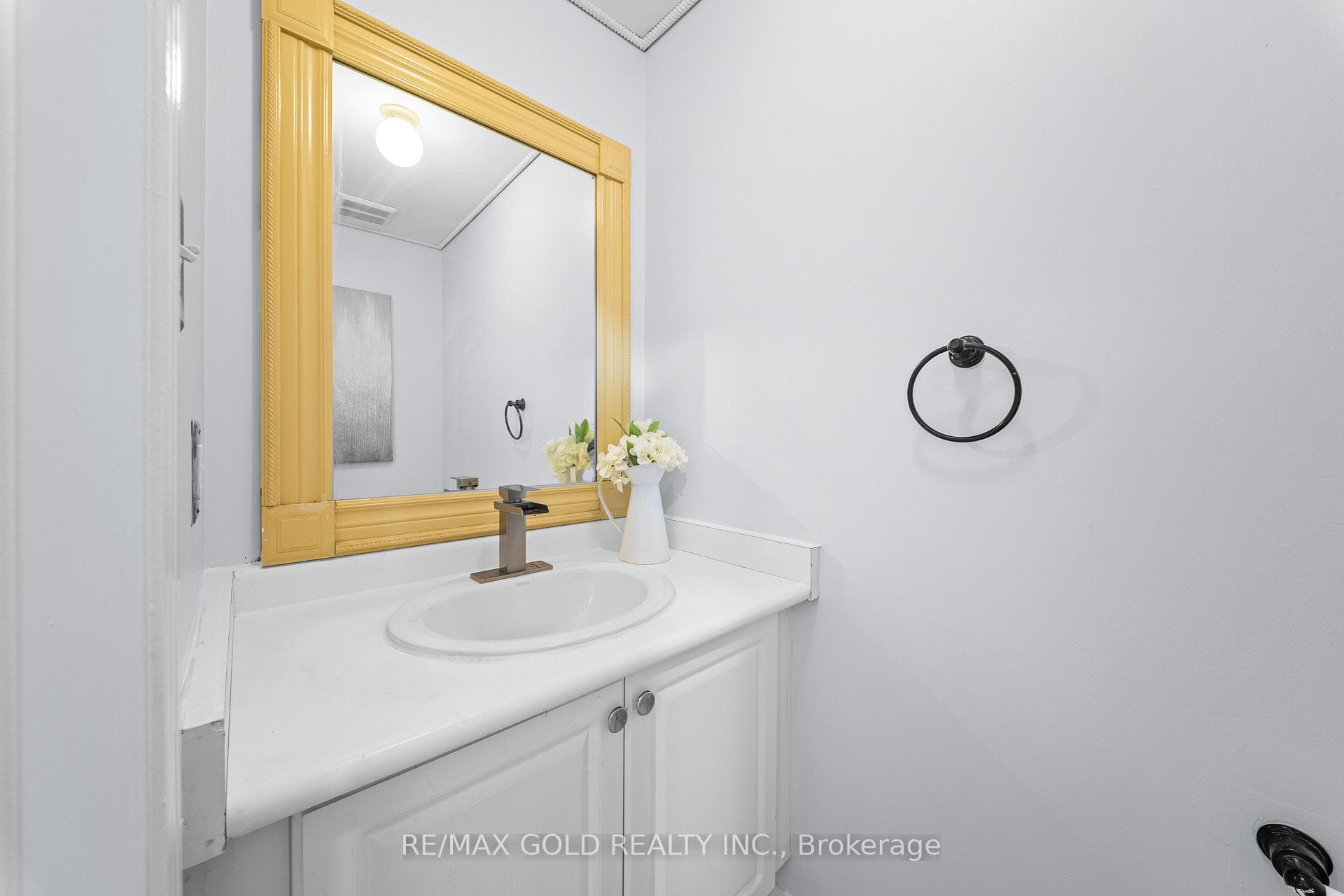 15 Revelstoke Place - Semi-Detached photo 21 of 49 in Brampton, Ontario