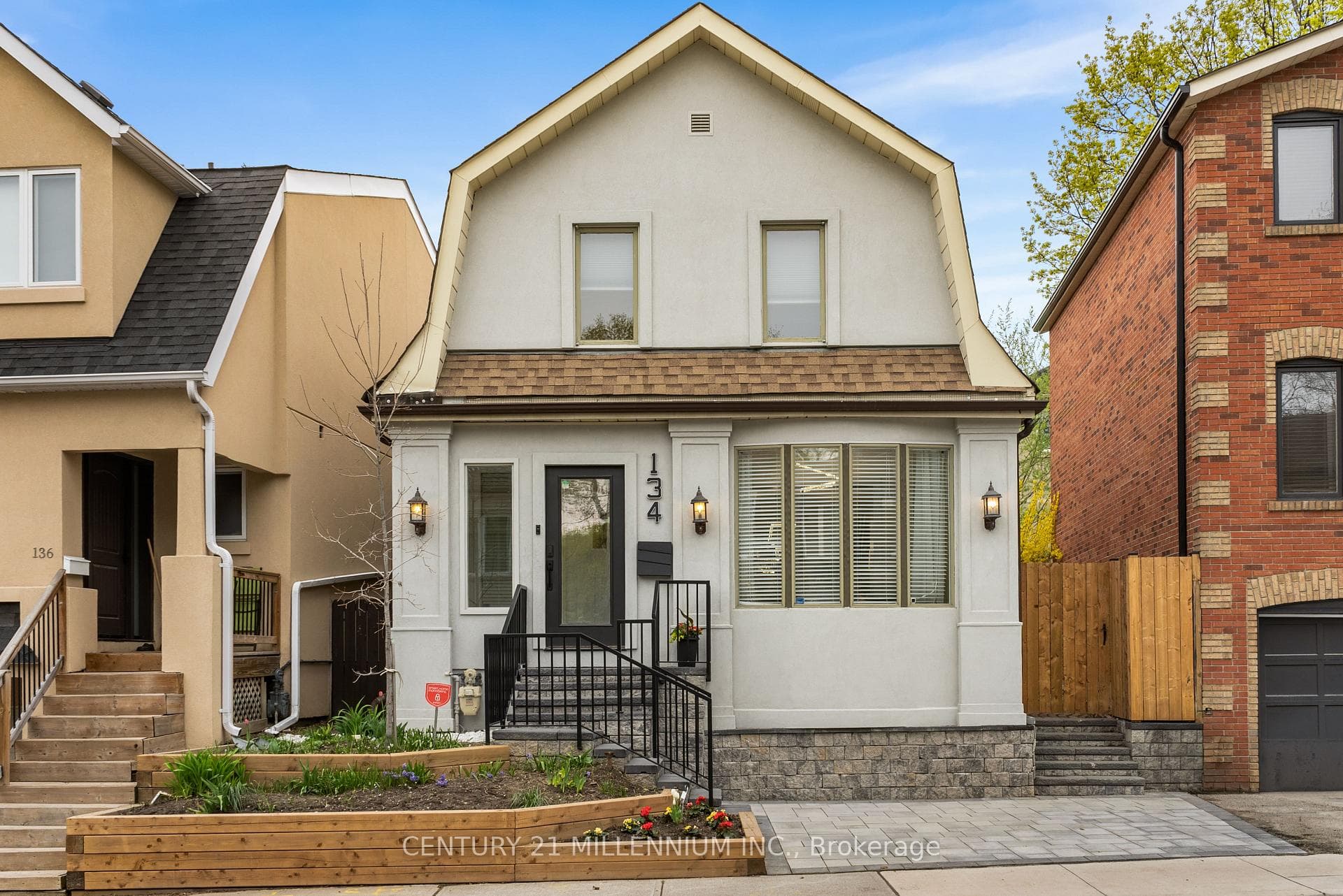 134 Helendale Avenue - Detached photo 2 of 35 in Forest Hill / Deer Park, Ontario