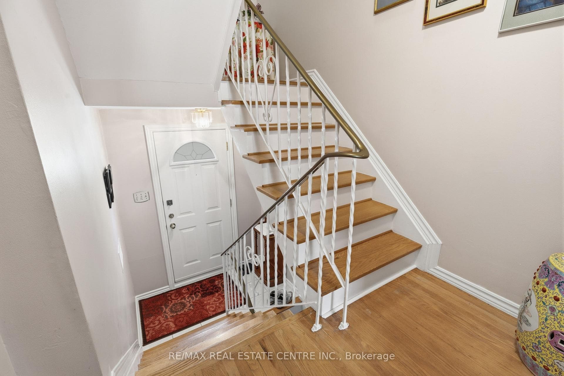 1526 Westminster Manor Unit 1526 - Condo photo 3 of 28 in Burlington, Ontario