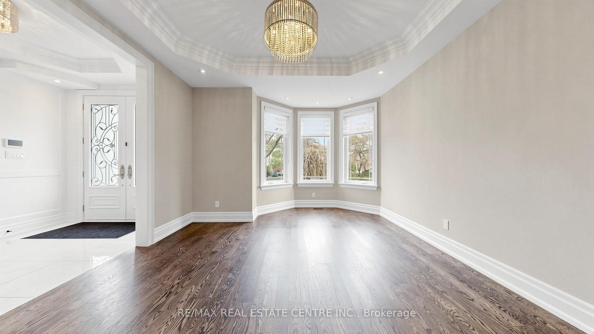 1496 Mansfield Drive - Detached photo 3 of 50 in Oakville, Ontario