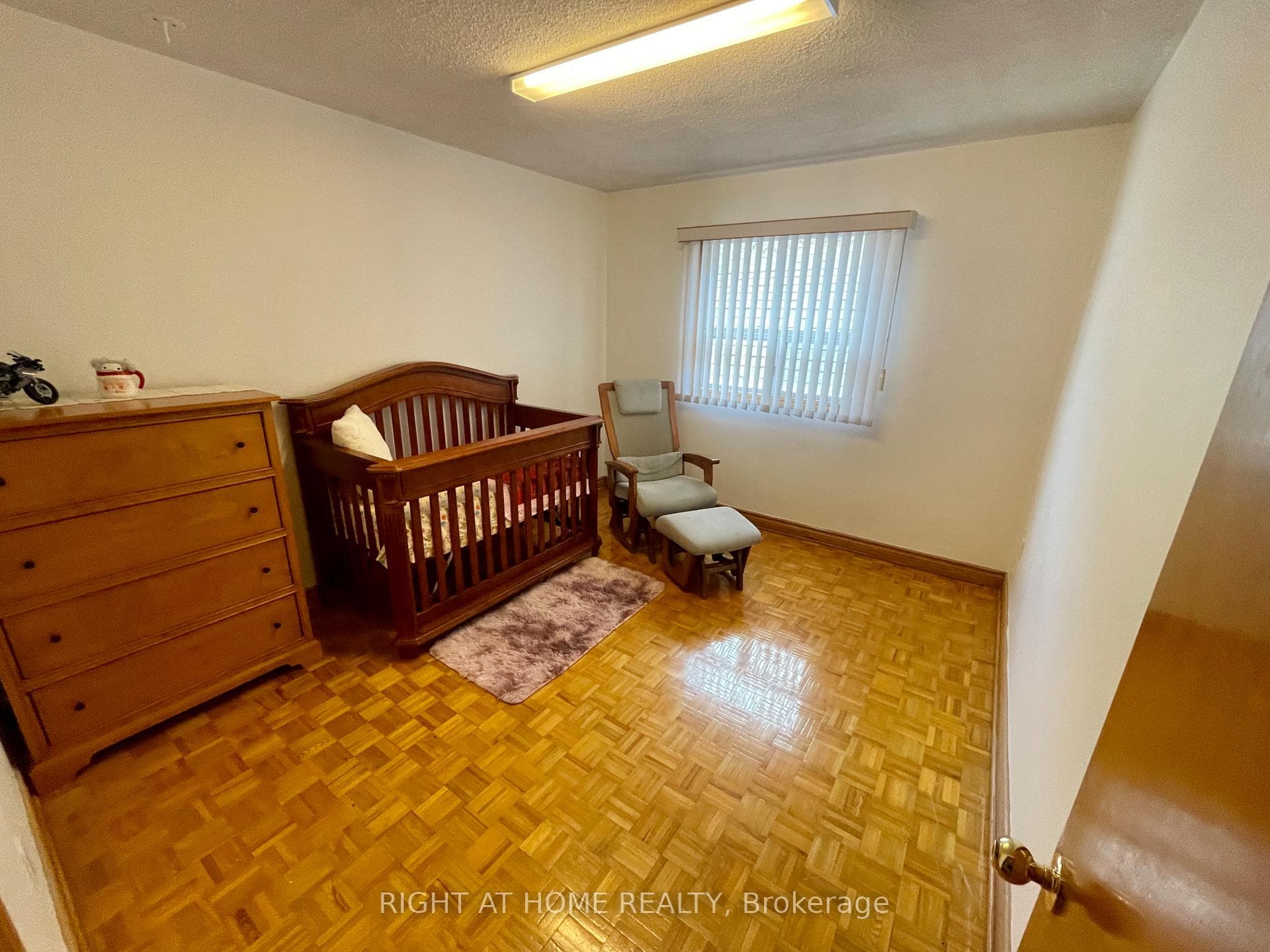 40 Bellevue Avenue - Semi-Detached photo 23 of 34 in Downtown Toronto / Waterfront, Ontario