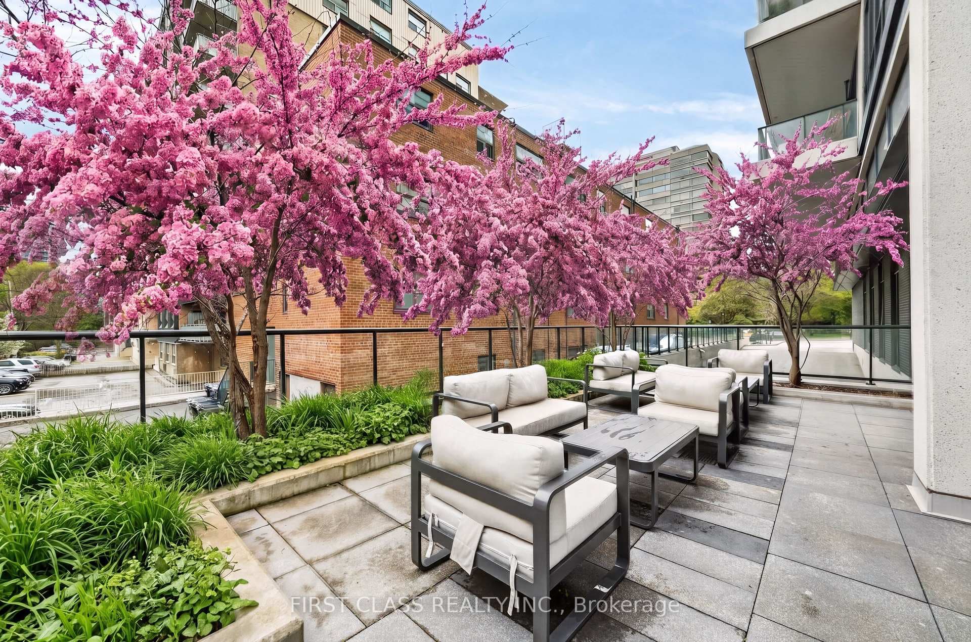 609 Avenue Road Unit 707 - Condo photo 29 of 30 in Annex / Yorkville / Summerhill, Ontario