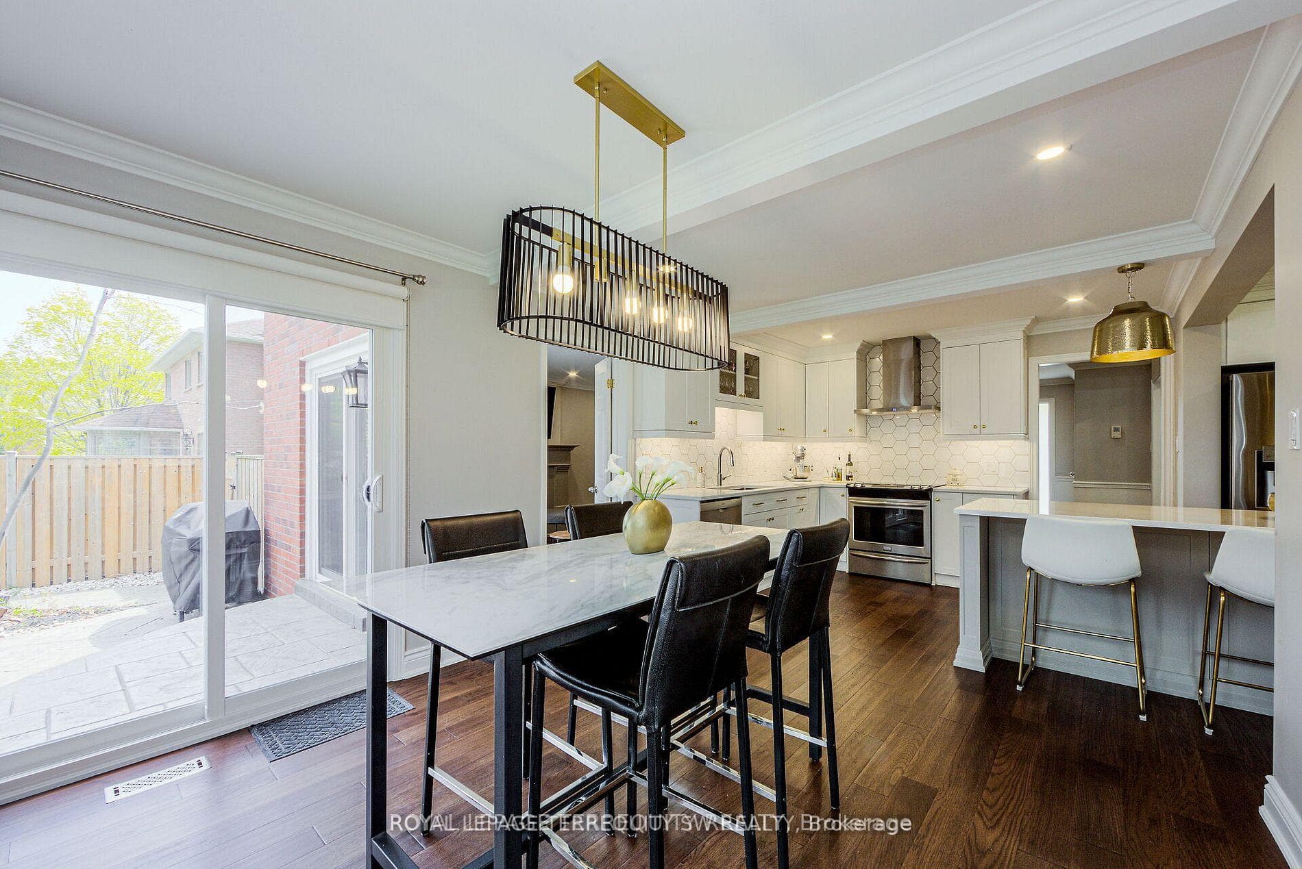 2025 Parklane Crescent - Detached photo 9 of 50 in Burlington, Ontario