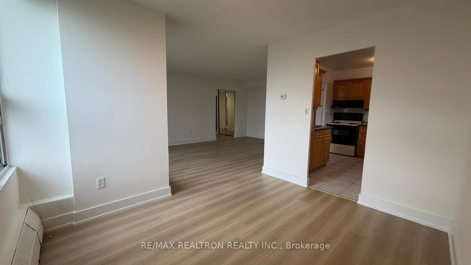 15 Vicora Linkway N/A Unit 903 - Condo photo 8 of 30 in Flemingdon Park / Don Mills, Ontario