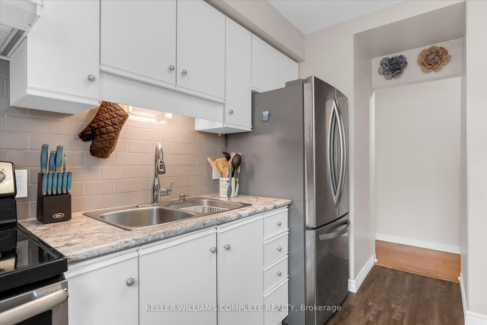 4 Robinson Street Unit 14 - Condo photo 8 of 17 in Hamilton, Ontario