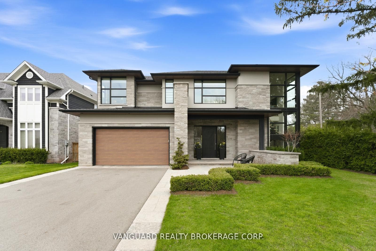 1099 Truman Avenue - Detached photo 1 of 48 in Oakville, Ontario