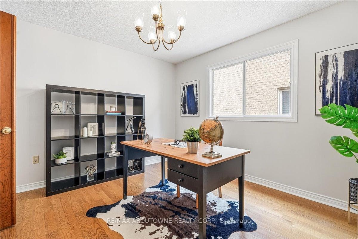 2055 Blacksmith Lane - Detached photo 12 of 49 in Oakville, Ontario