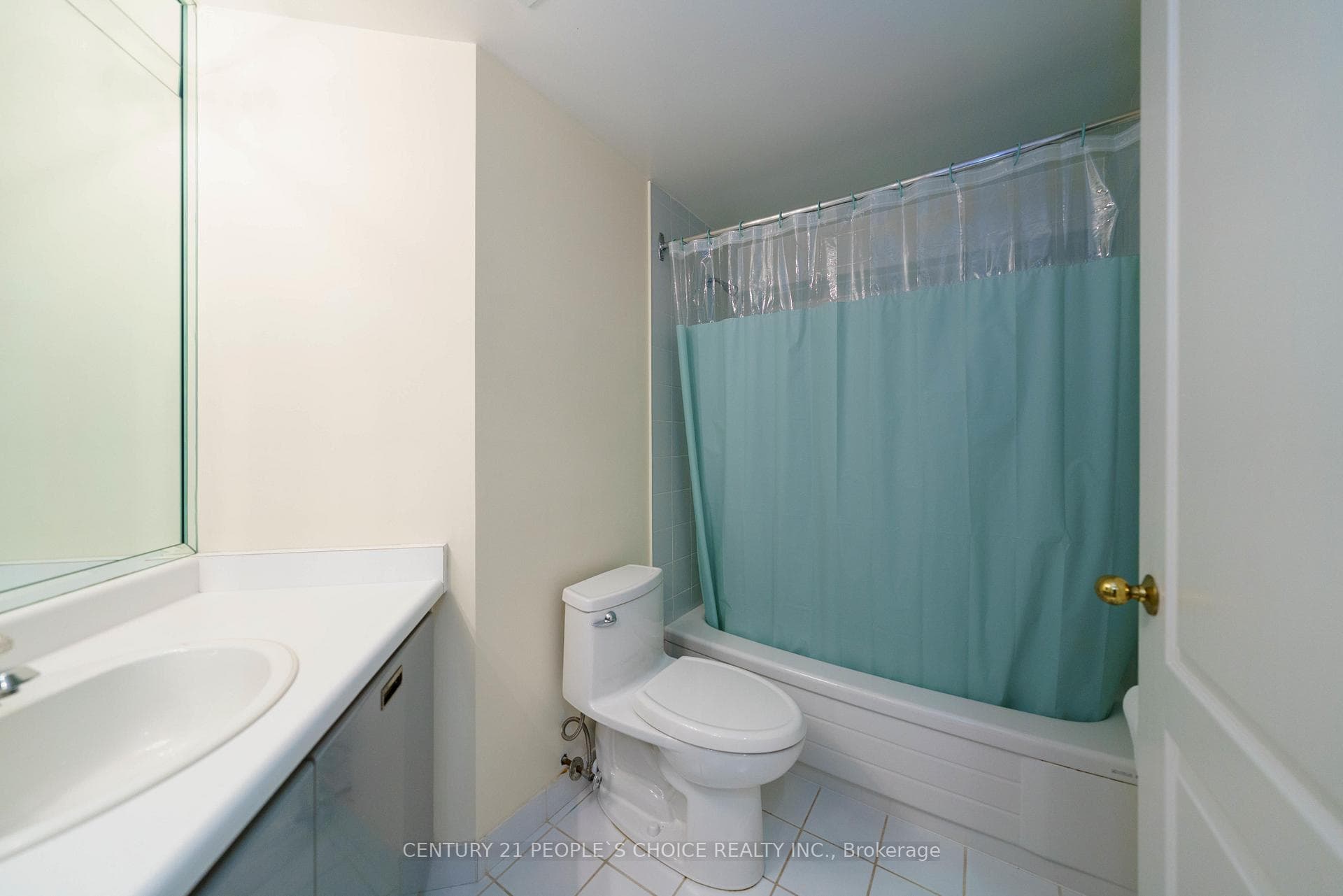 1905 Pilgrims Way Unit 506 - Condo photo 19 of 46 in Oakville, Ontario