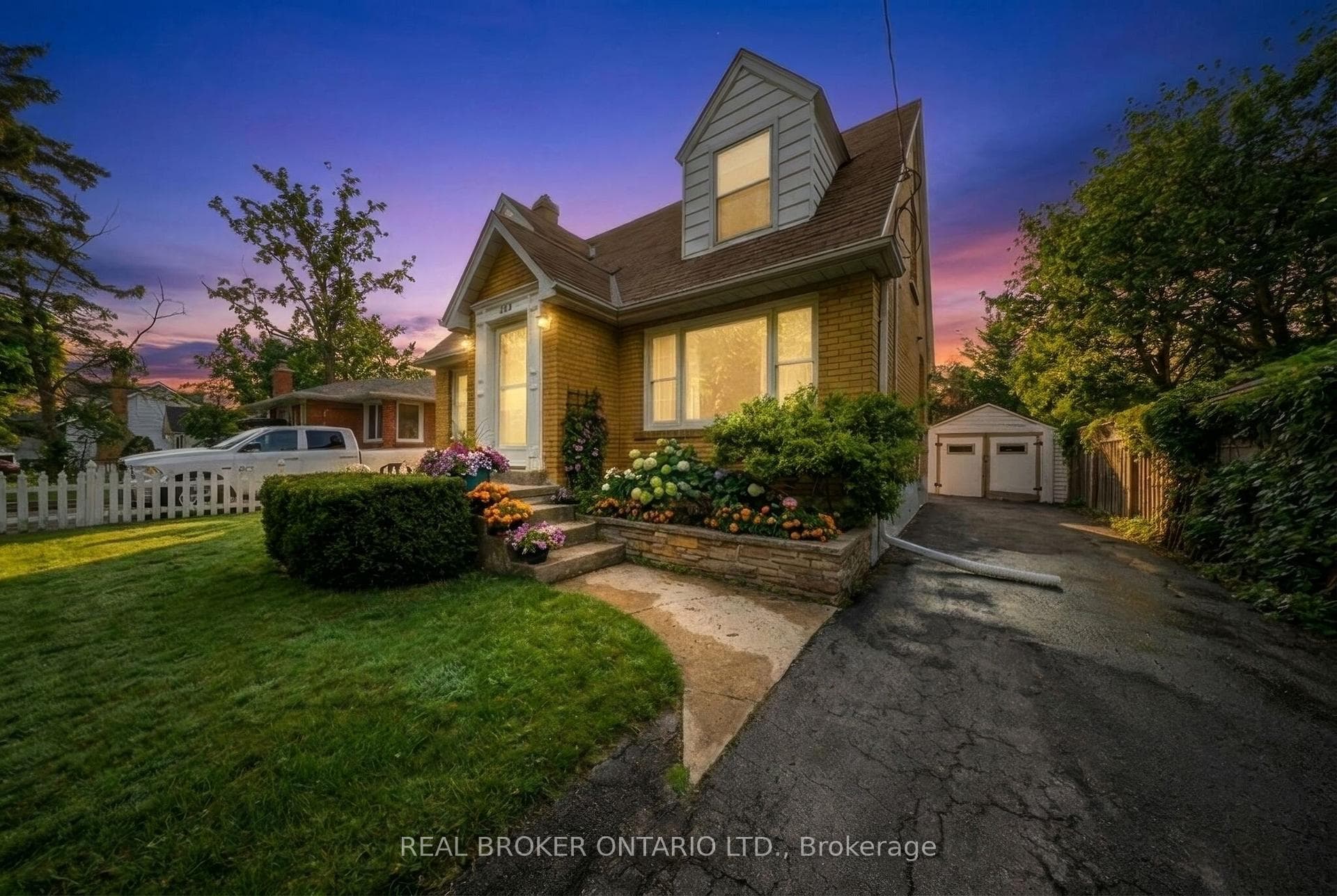 243 Sydney Street - Detached photo 2 of 35 in Milton, Ontario