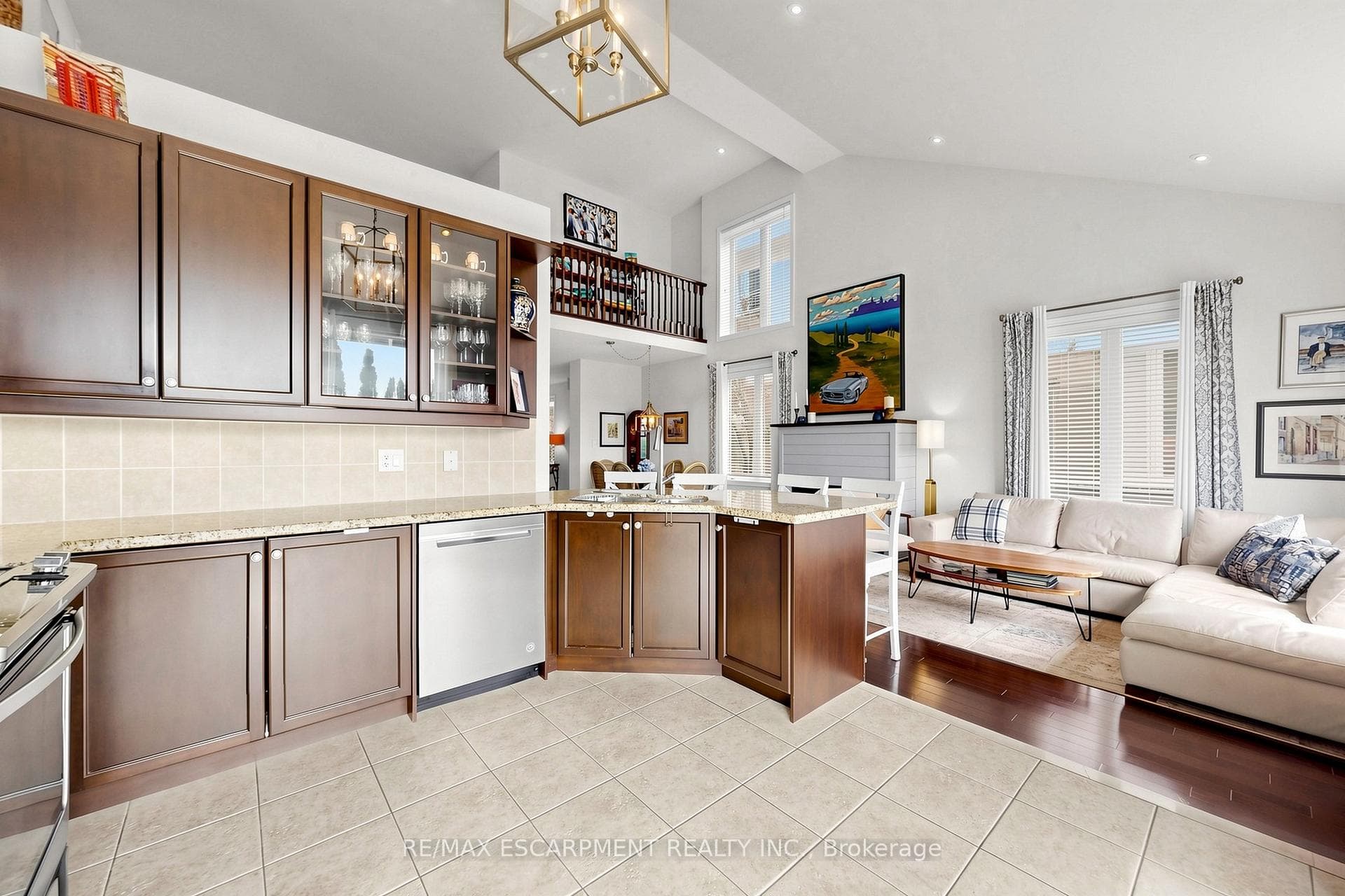 4176 Saunders Crescent - Detached photo 14 of 50 in Burlington, Ontario