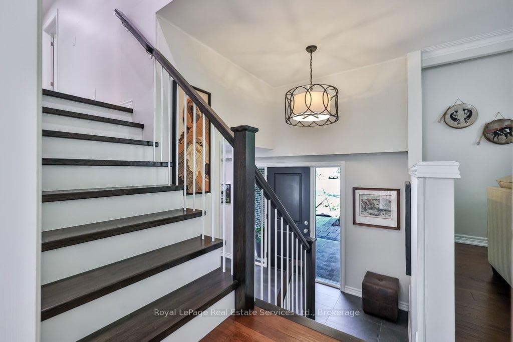 1528 Warland Road - Detached photo 5 of 50 in Oakville, Ontario