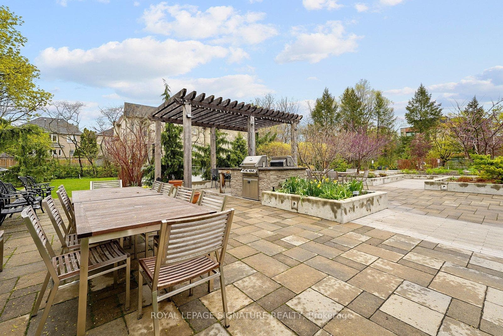 5 Kenneth Avenue Unit 205 - Condo photo 28 of 39 in Willowdale / Newtonbrook, Ontario