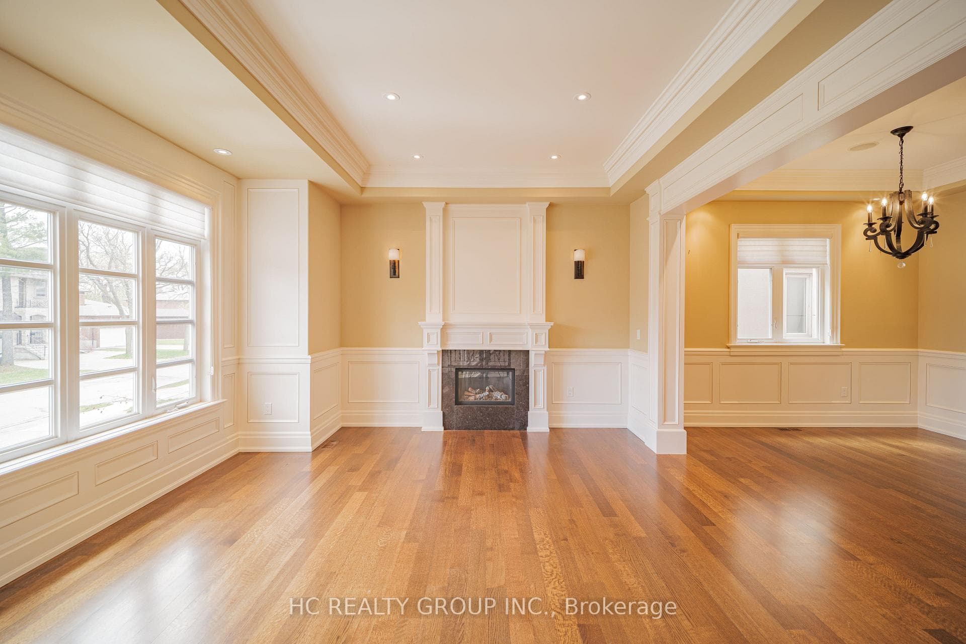 218A Holmes Avenue - Detached photo 4 of 50 in Willowdale / Newtonbrook, Ontario
