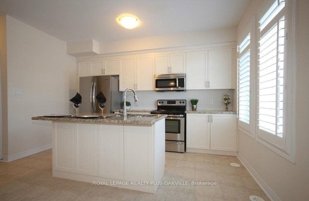 3055 Preserve Drive - Townhouse photo 9 of 30 in Oakville, Ontario