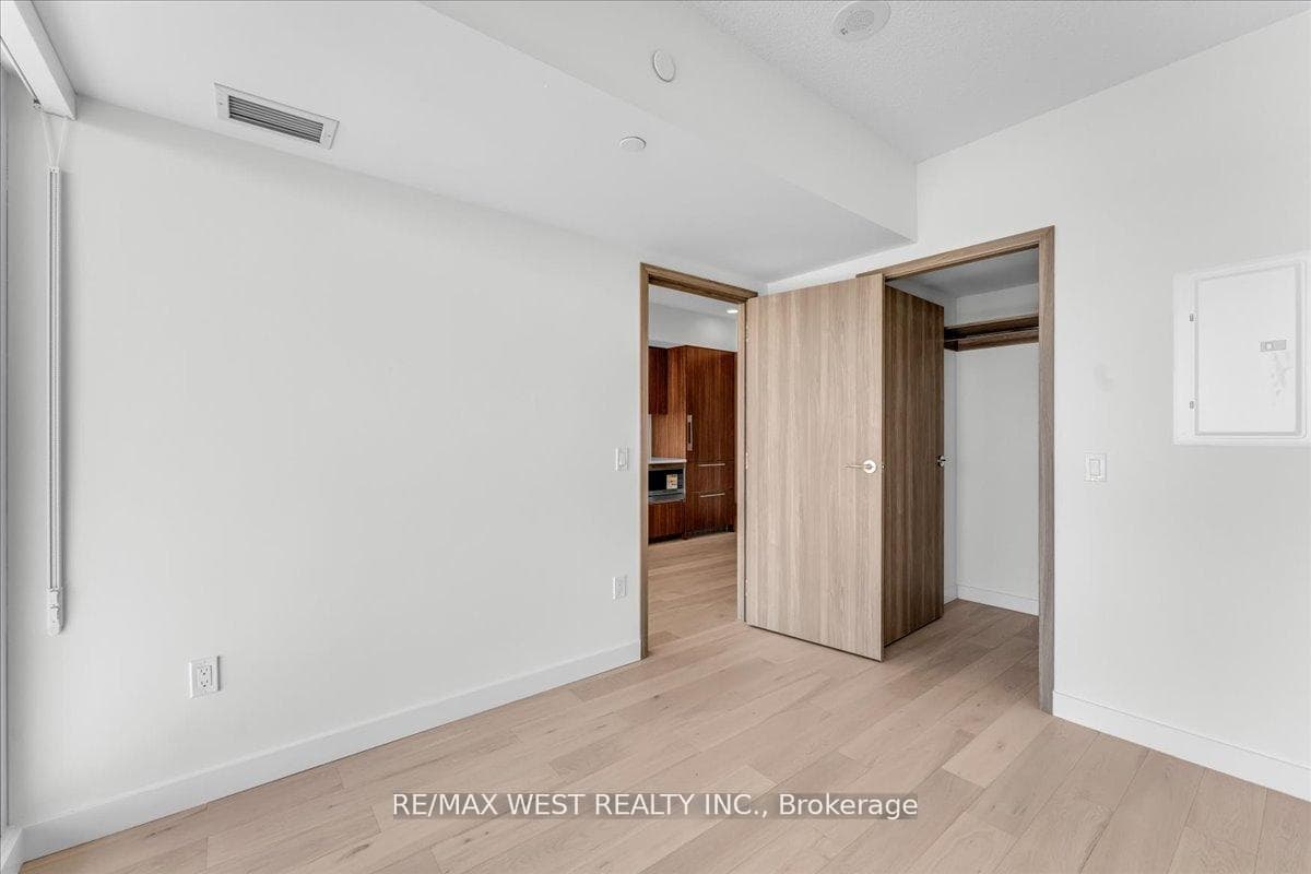 1 Concord Cityplace Way Unit 5709 - Condo photo 15 of 44 in Downtown Toronto / Waterfront, Ontario