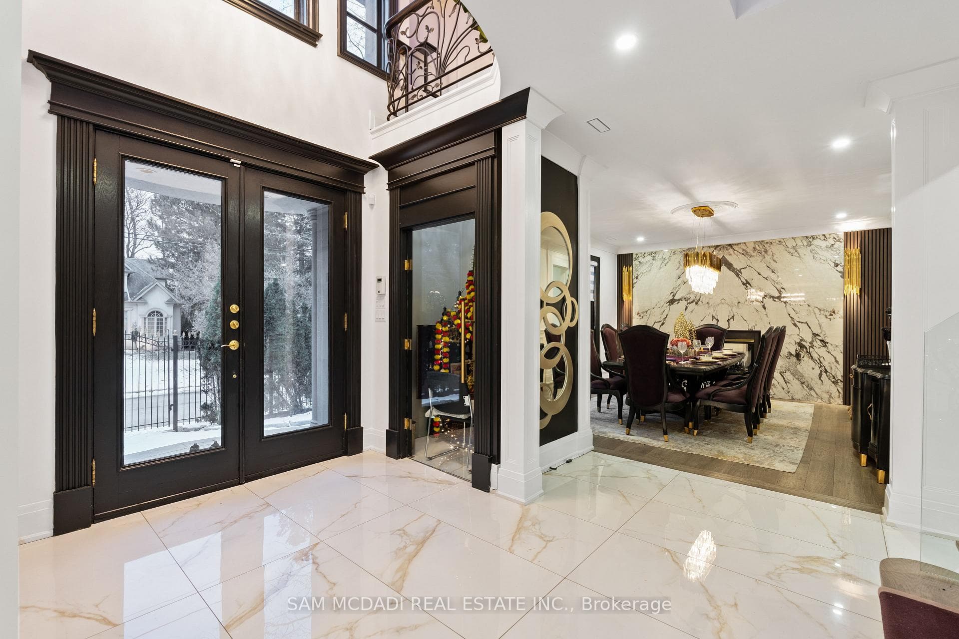 1540 Mississauga Road - Detached photo 4 of 39 in Mississauga, Ontario