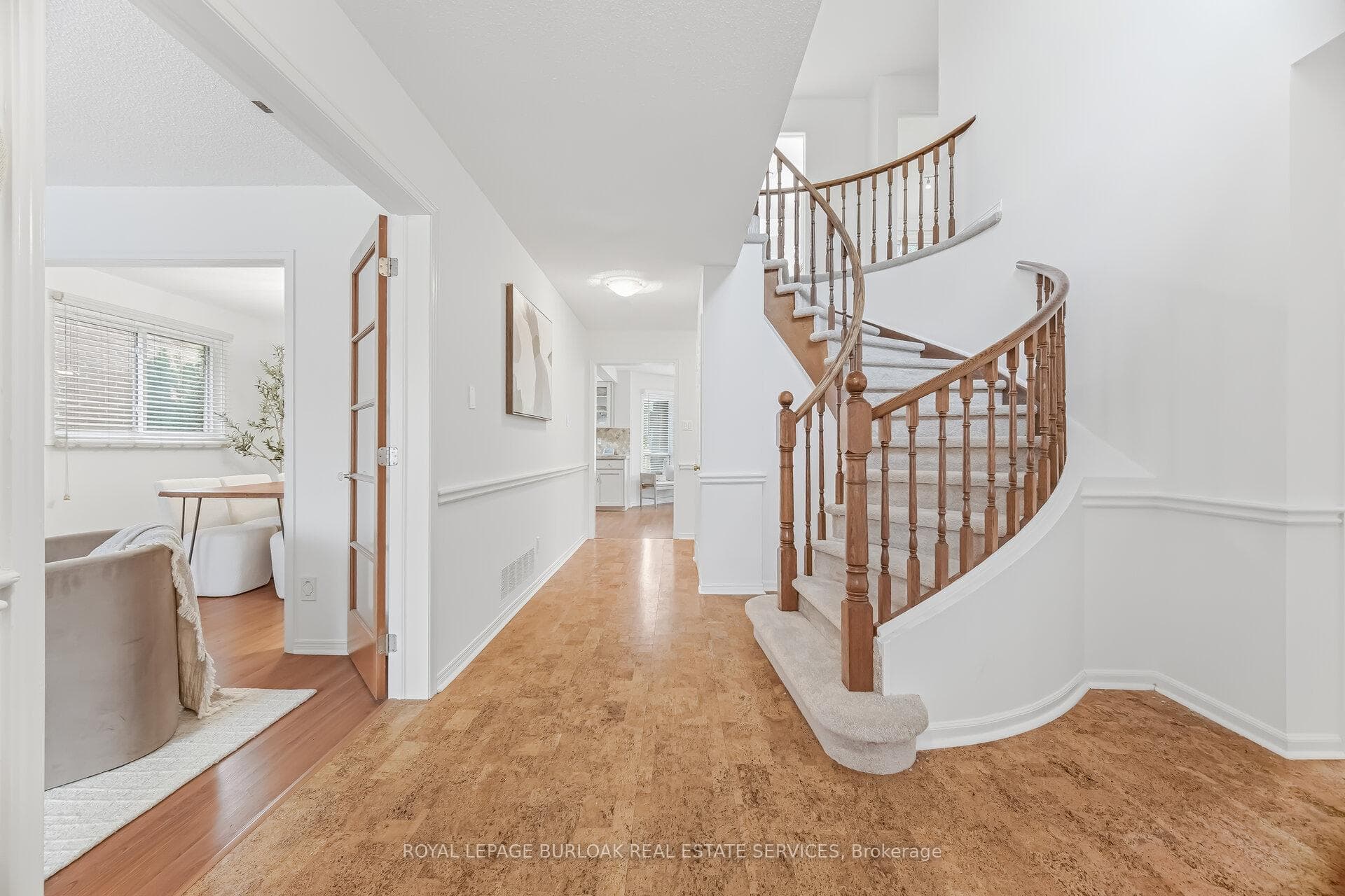 1004 Roxborough Drive - Detached photo 6 of 50 in Oakville, Ontario