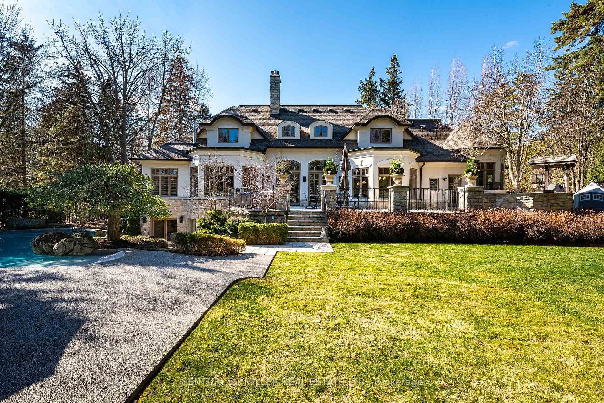2096 Lakeshore Road - Detached photo 43 of 48 in Oakville, Ontario