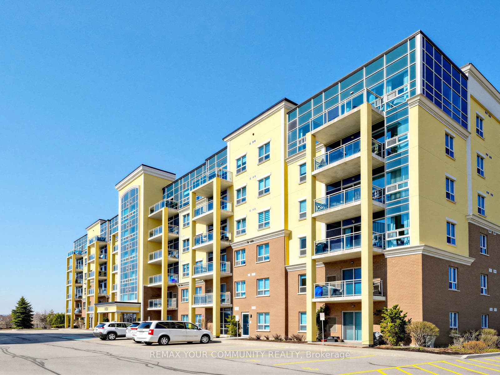 1421 Costigan Road Unit 414 - home for sale in Milton, Ontario