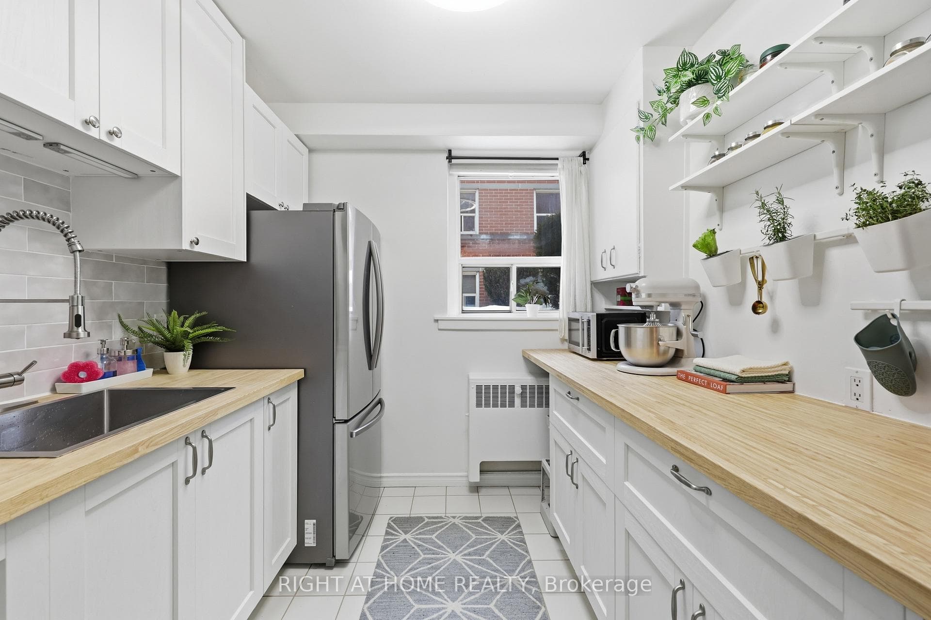 223 MacNab Street Unit 11 - Condo photo 10 of 17 in Hamilton, Ontario
