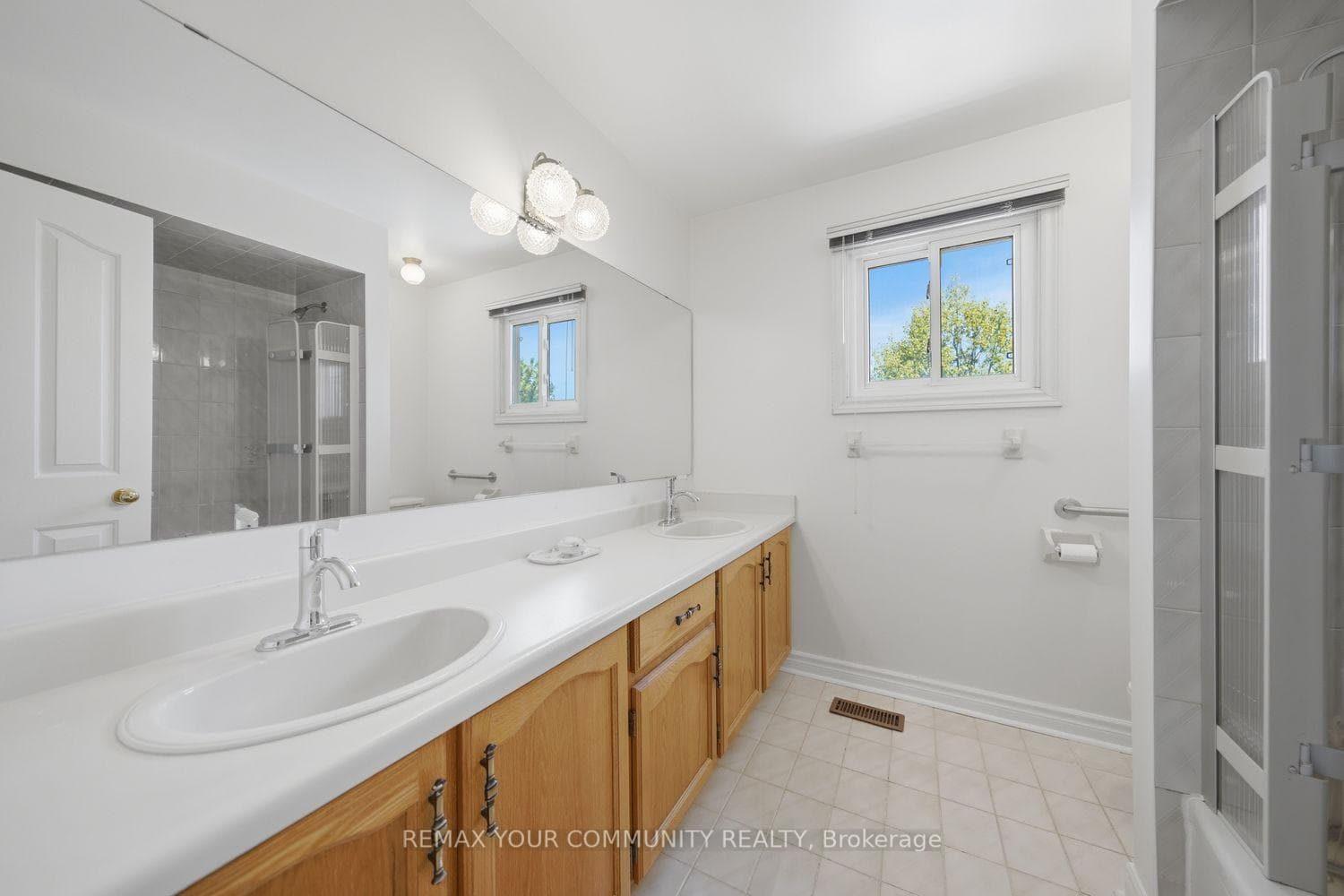 1198 Derrald Drive - Detached photo 37 of 50 in Oakville, Ontario