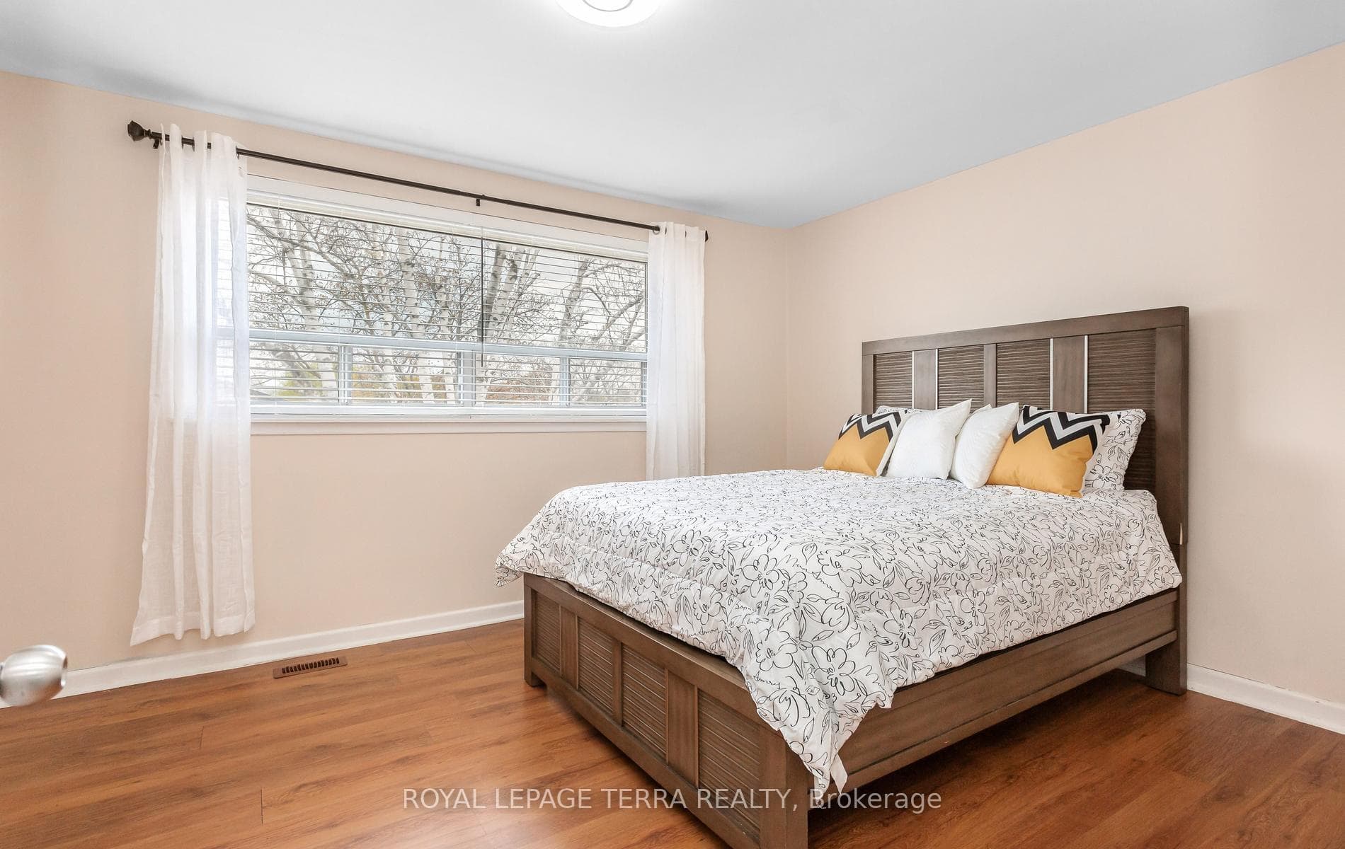2475 Brookhurst Road - Semi-Detached photo 14 of 44 in Mississauga, Ontario