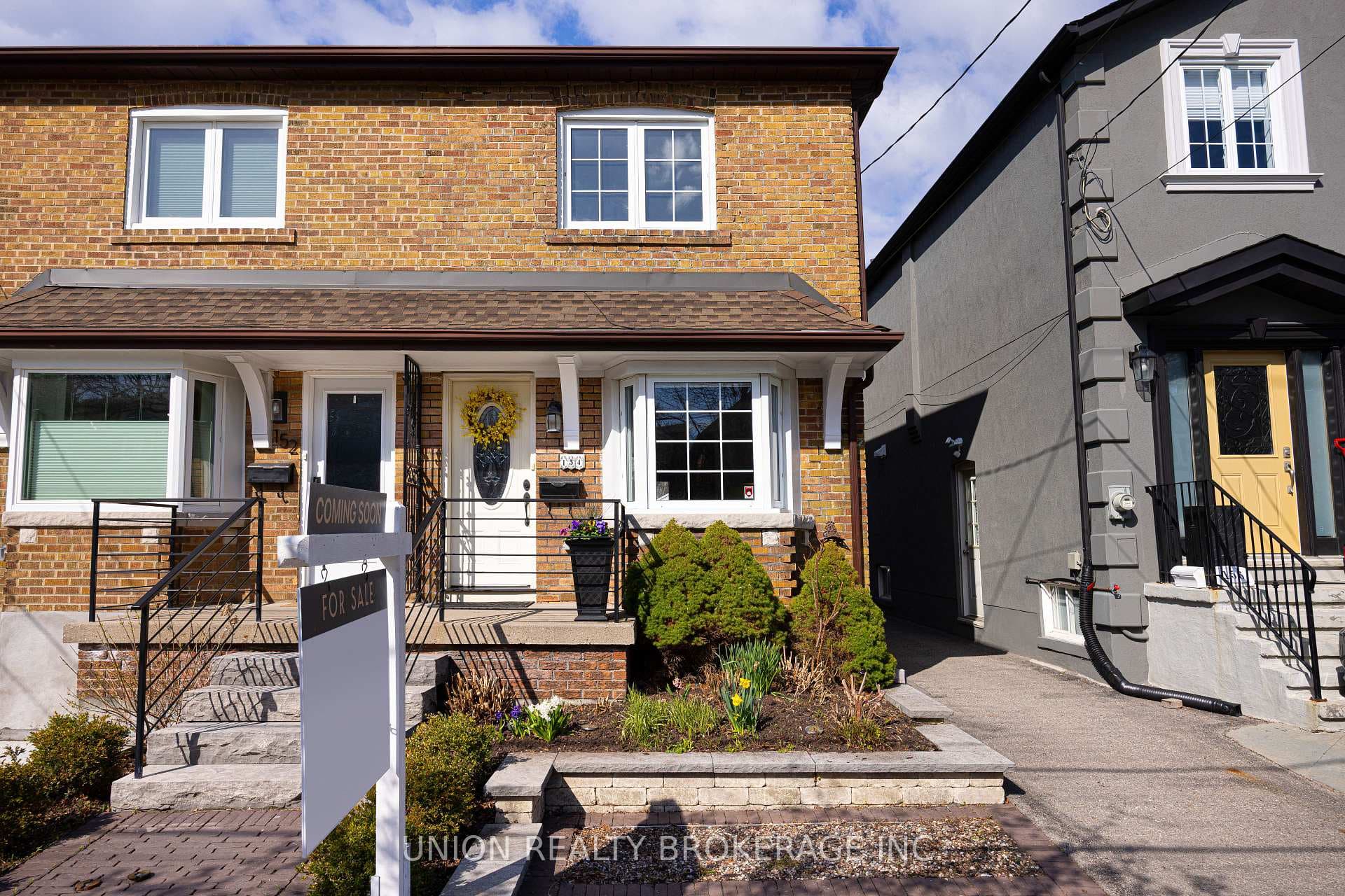 154 Blantyre Avenue - Semi-Detached photo 2 of 34 in Birch Cliff / Cliffside, Ontario