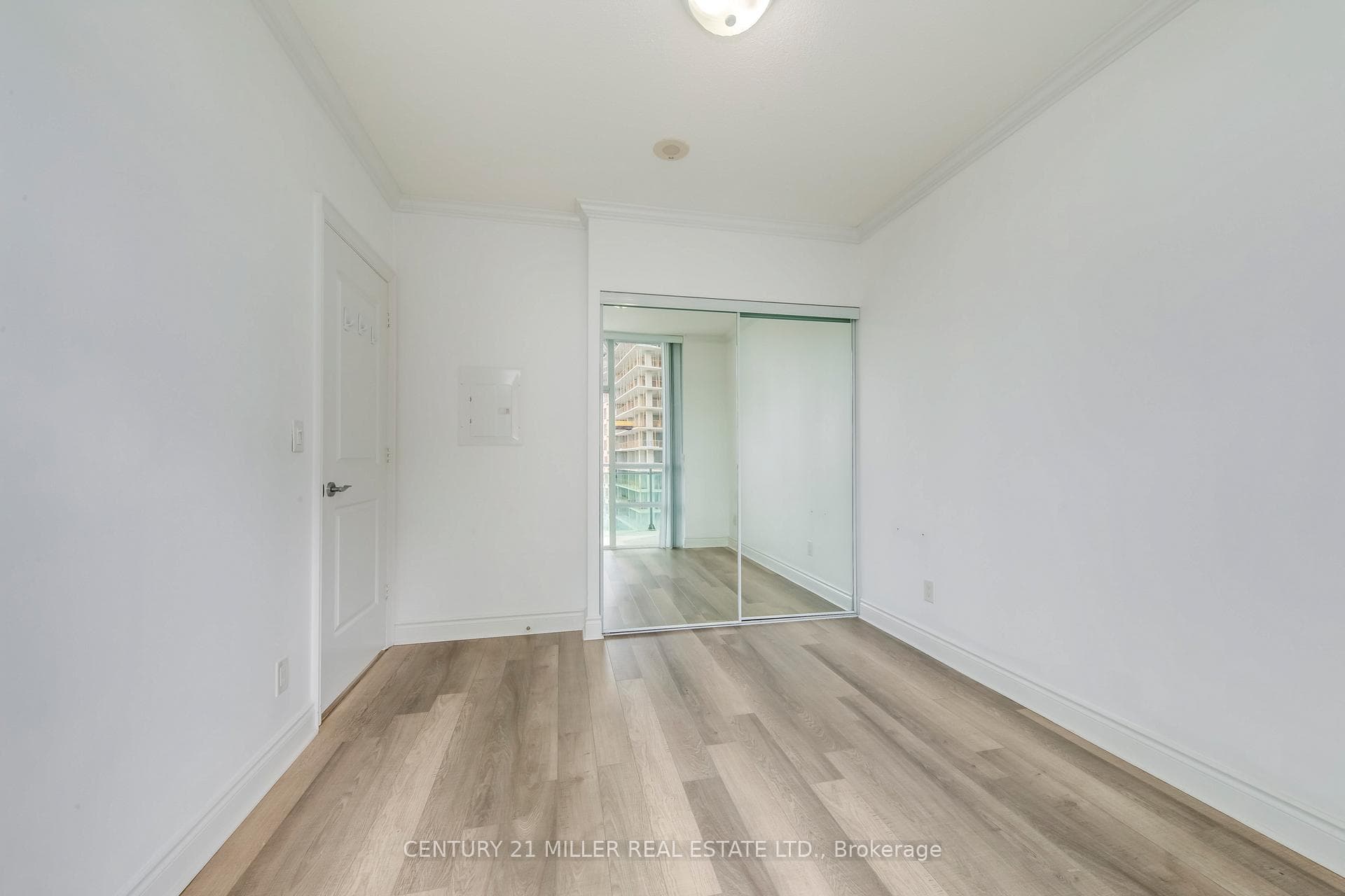 16 Brookers Lane Unit 2002 - Condo photo 17 of 42 in Liberty Village / Parkdale / South Parkdale, Ontario