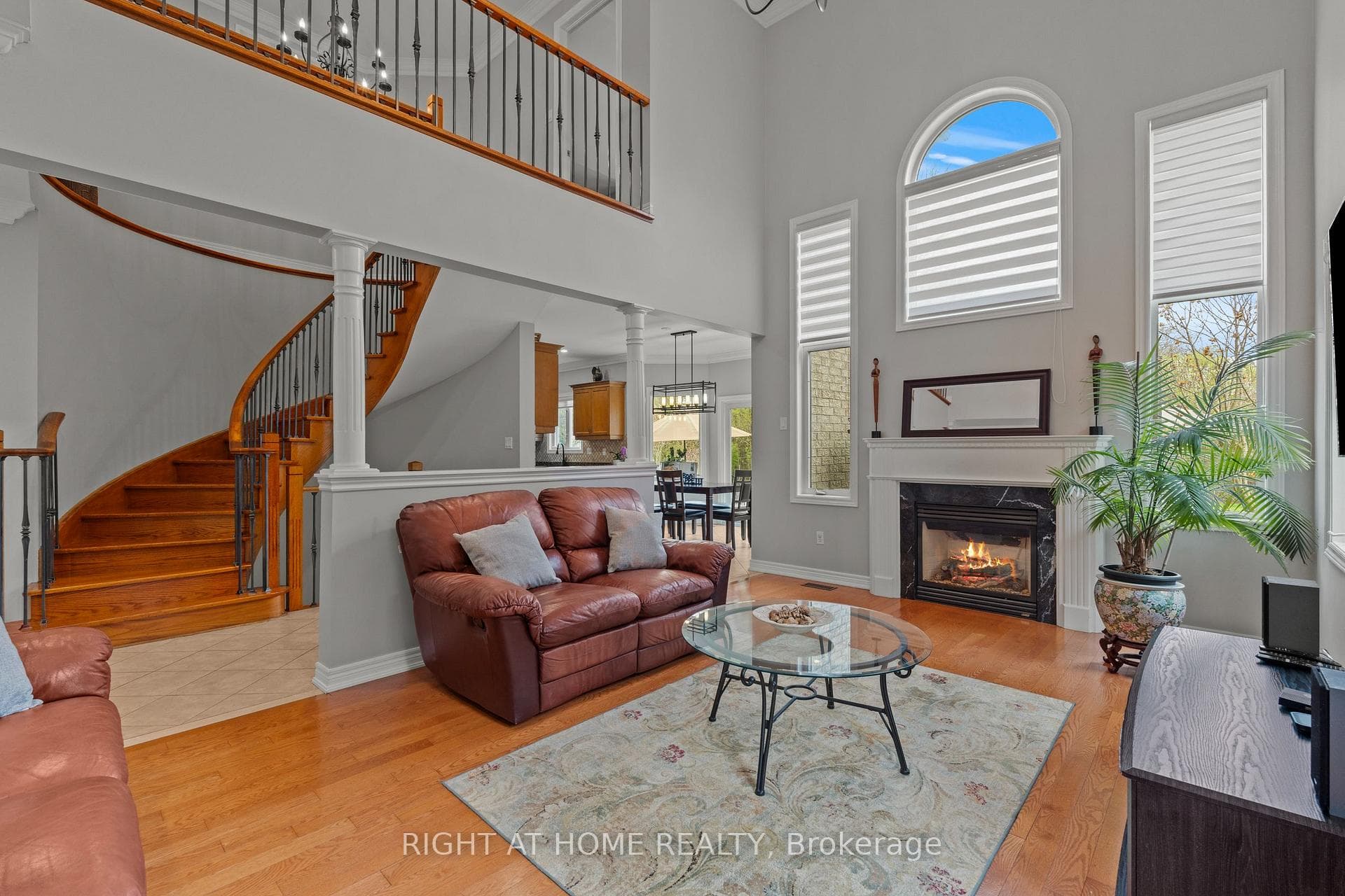 2275 Whitecliffe Way - Detached photo 15 of 38 in Oakville, Ontario