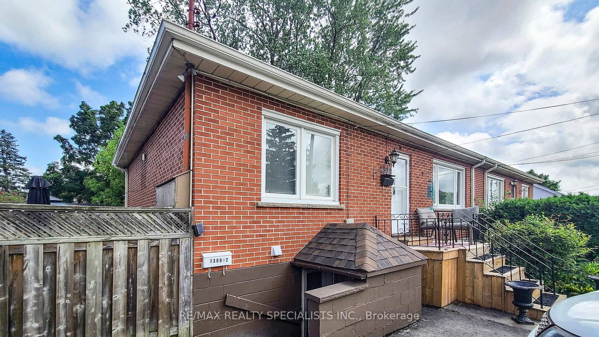 1306-08 Leighland Road - Semi-Detached photo 2 of 43 in Burlington, Ontario