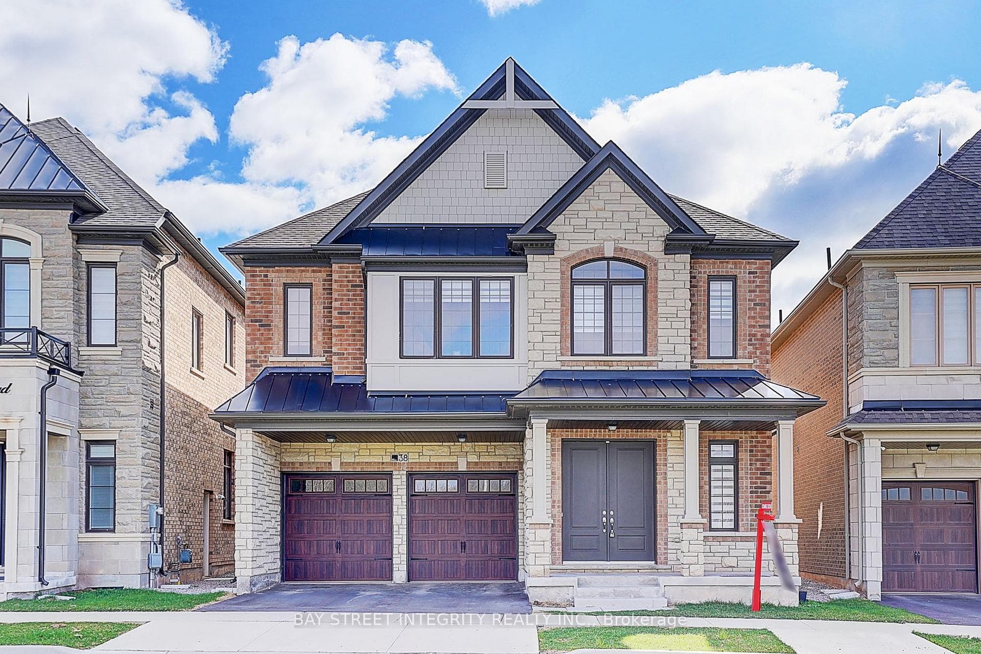38 Settlers Road - Detached photo 1 of 50 in Oakville, Ontario