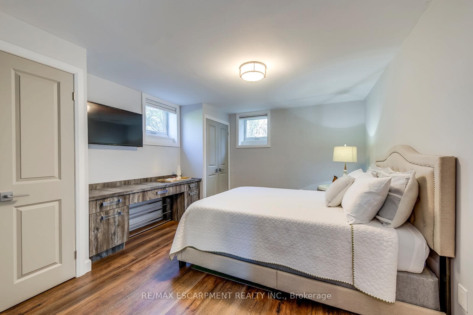 4306 Lakeshore Road - Detached photo 28 of 45 in Burlington, Ontario