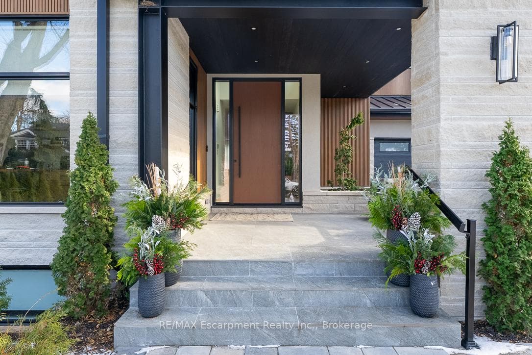 540 Patricia Drive - Detached photo 3 of 49 in Oakville, Ontario