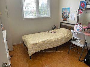 382 Bud Gregory Boulevard - Detached photo 11 of 19 in Mississauga, Ontario