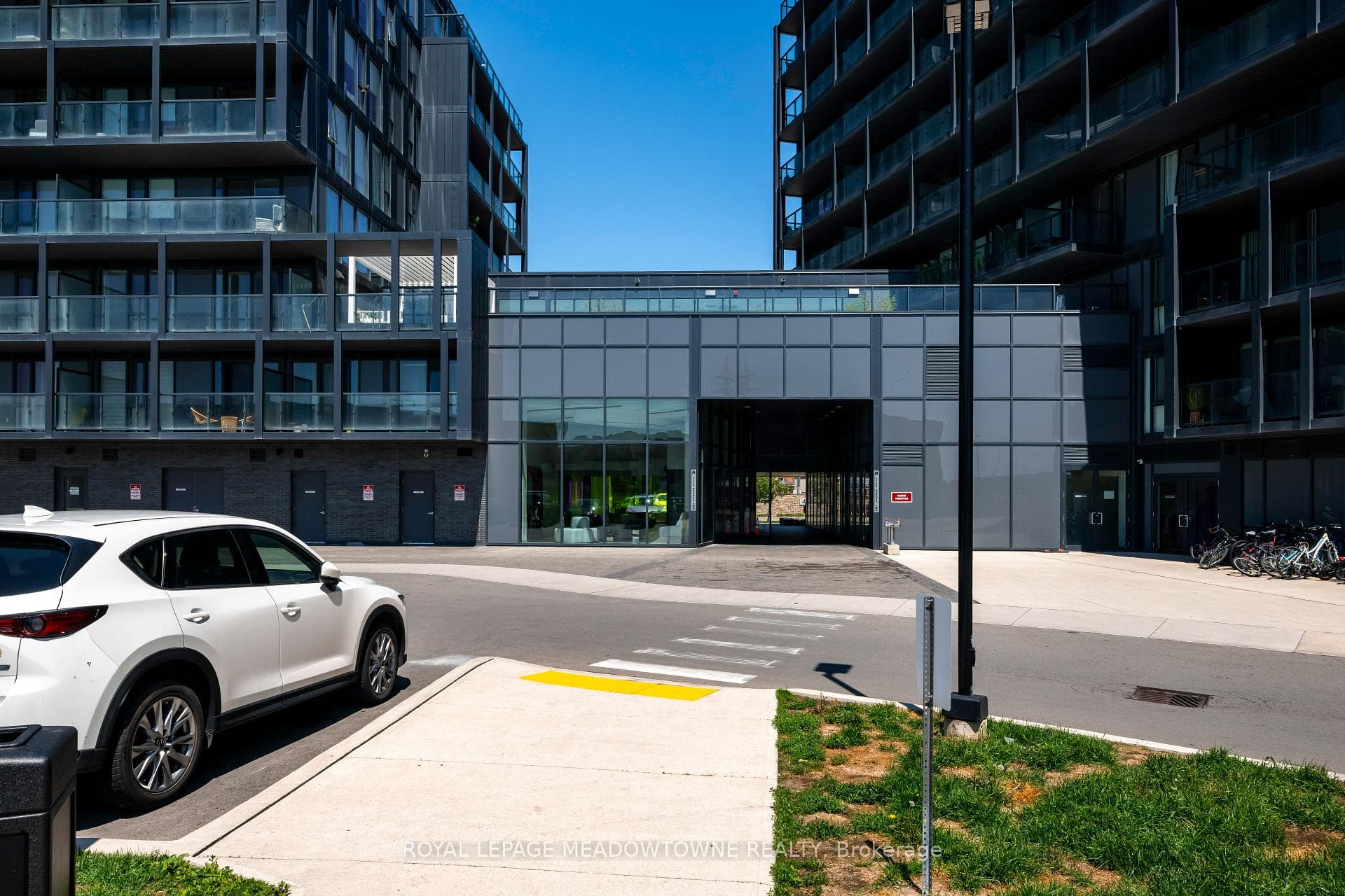 3200 Dakota Common Unit B602 - Condo photo 3 of 31 in Burlington, Ontario