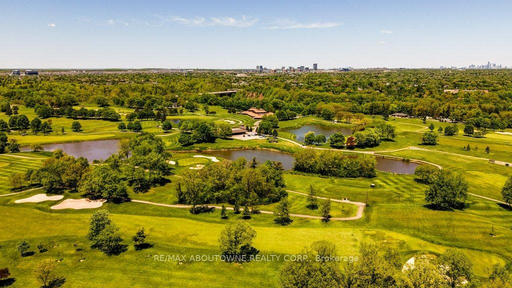 1300 Old Bridle Path - Detached photo 38 of 43 in Oakville, Ontario