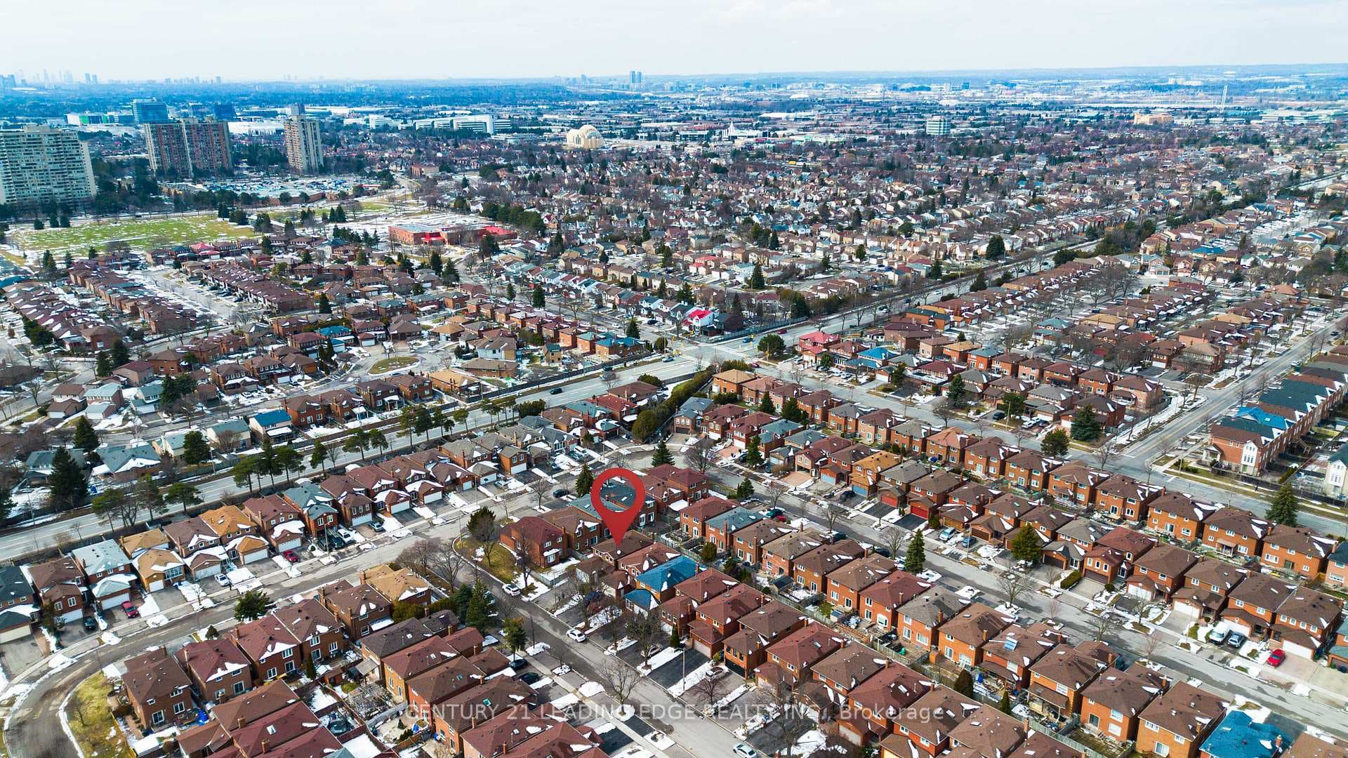 4 Treerun Avenue - Detached photo 5 of 38 in Scarborough Village / Eglinton East, Ontario