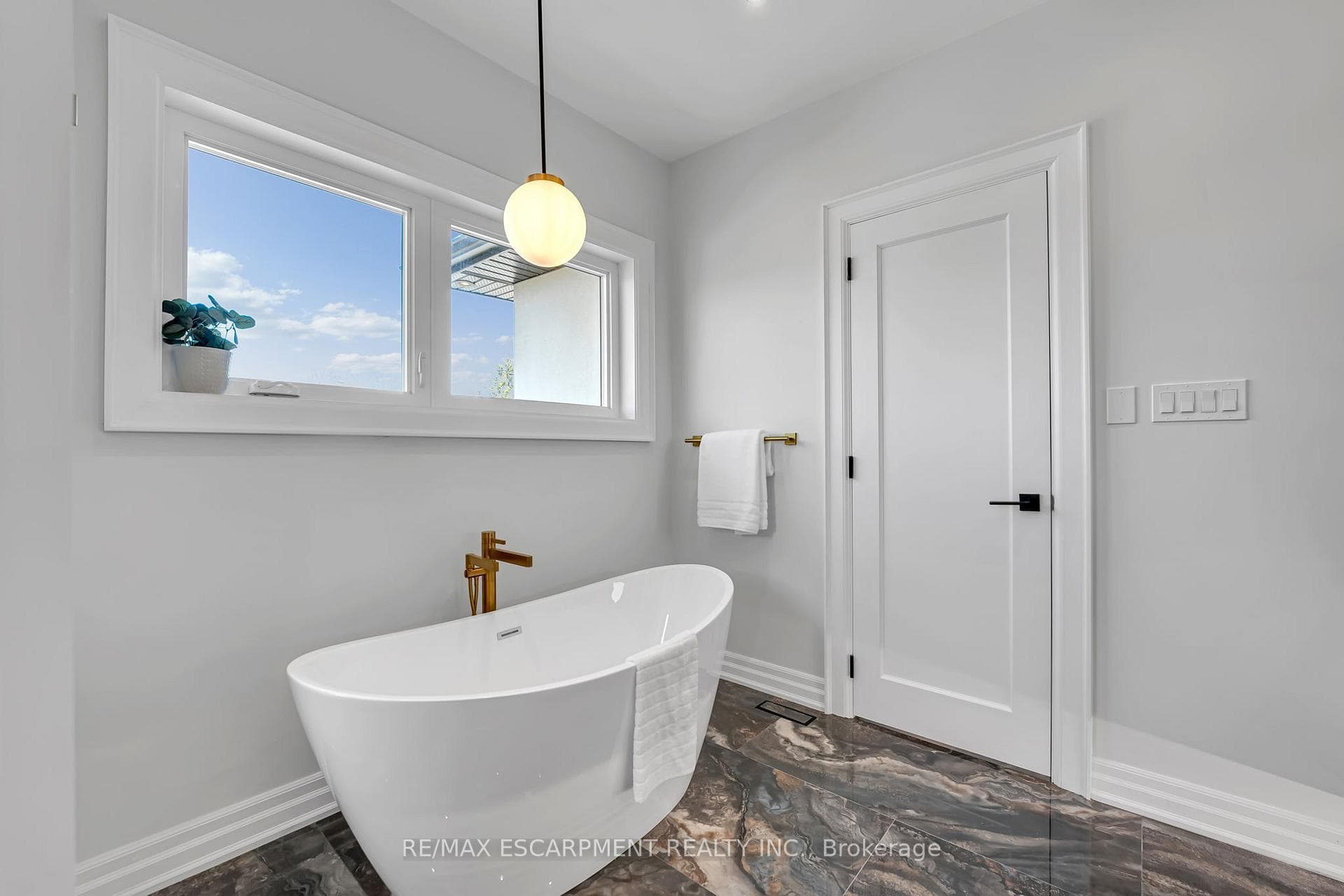 383 Wadsworth Street - Detached photo 24 of 46 in Oakville, Ontario