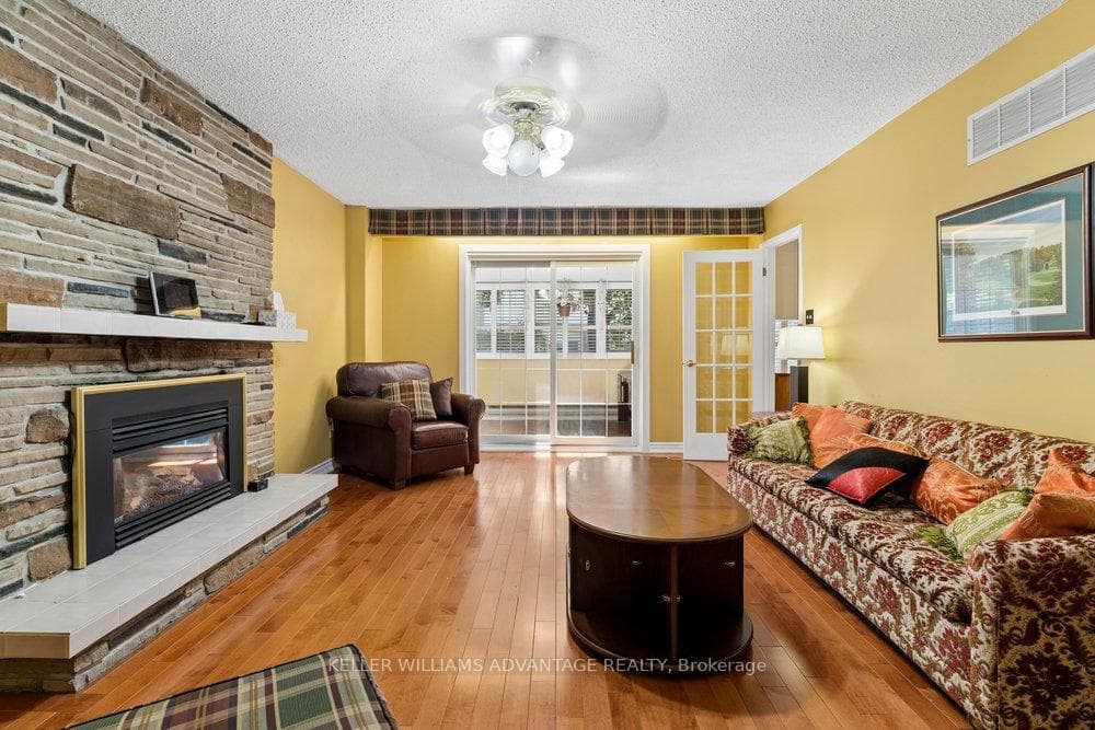 2192 Castlestone Court - Detached photo 8 of 50 in Mississauga, Ontario