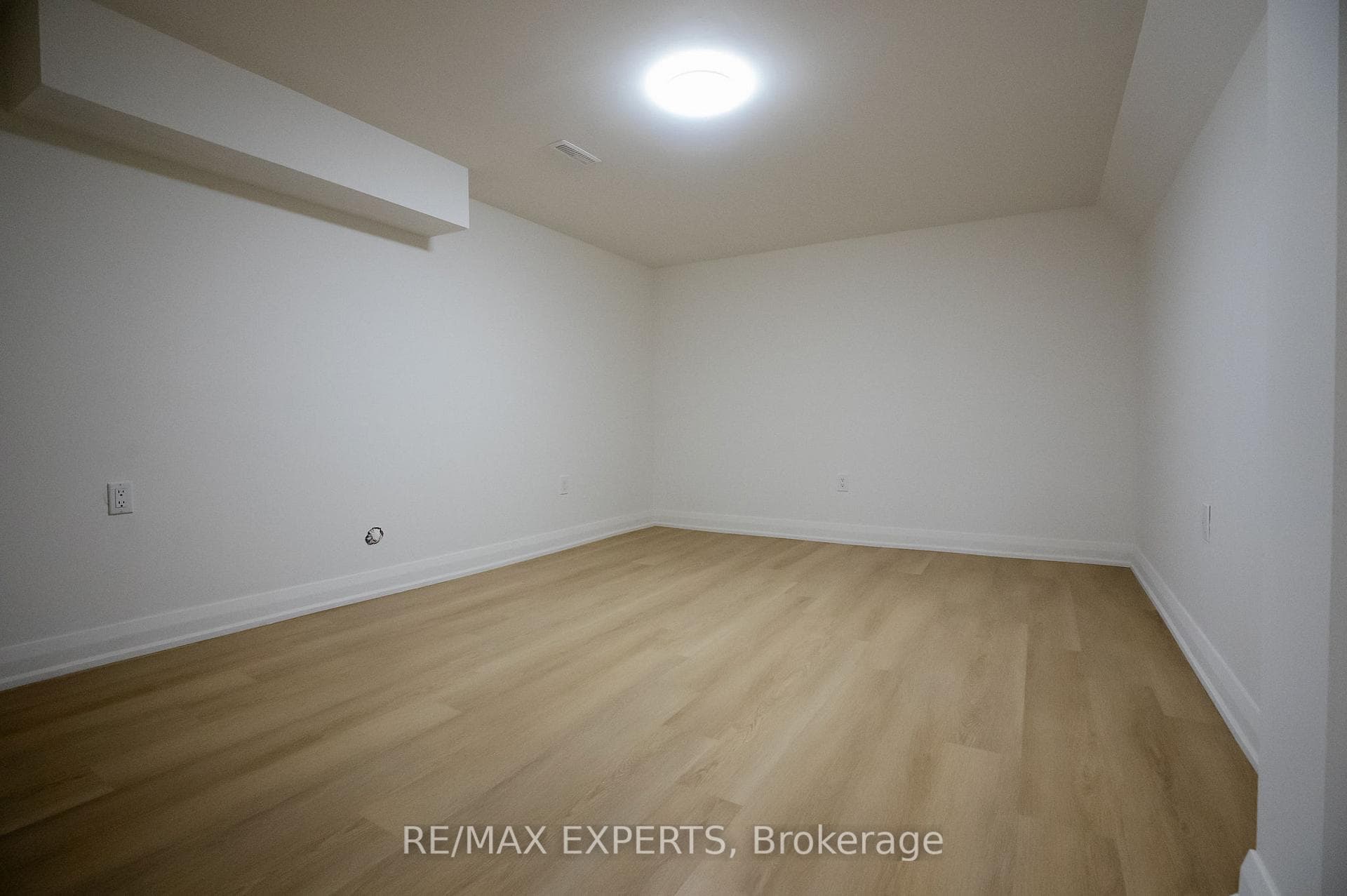 27 Fallingdale Crescent - Semi-Detached photo 32 of 40 in Brampton, Ontario