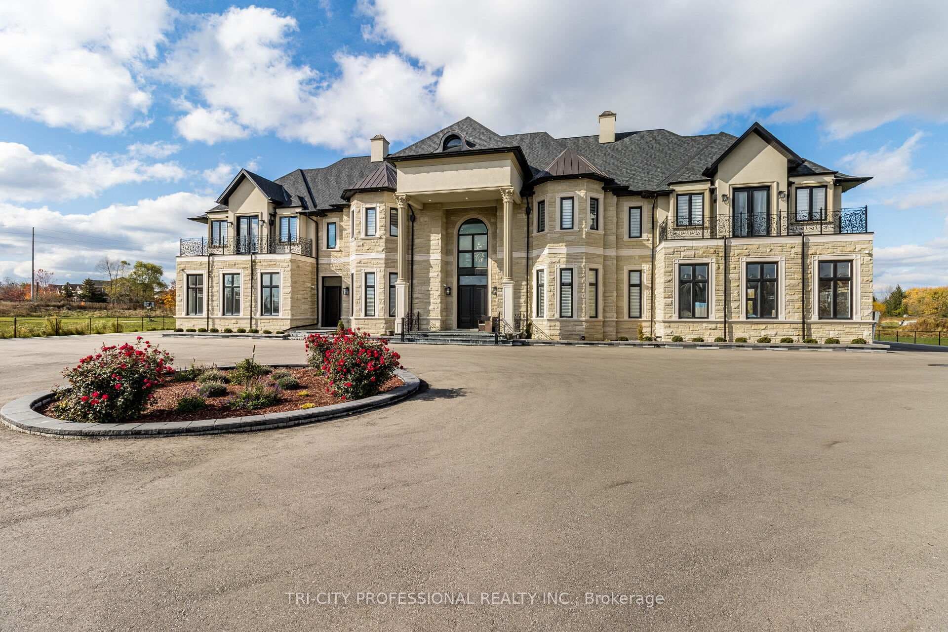 27 Morris Court - Detached photo 5 of 50 in Brampton, Ontario